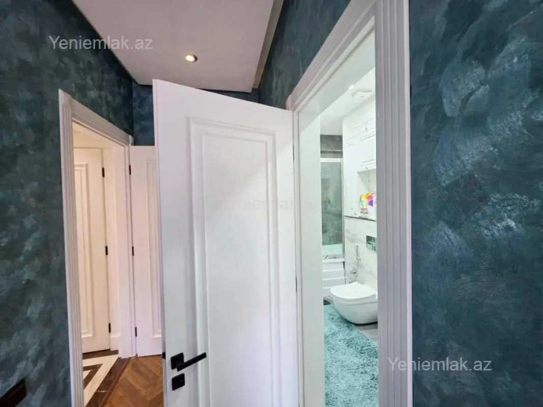 Satılır 3 otaqlı yeni tikili 128 m²