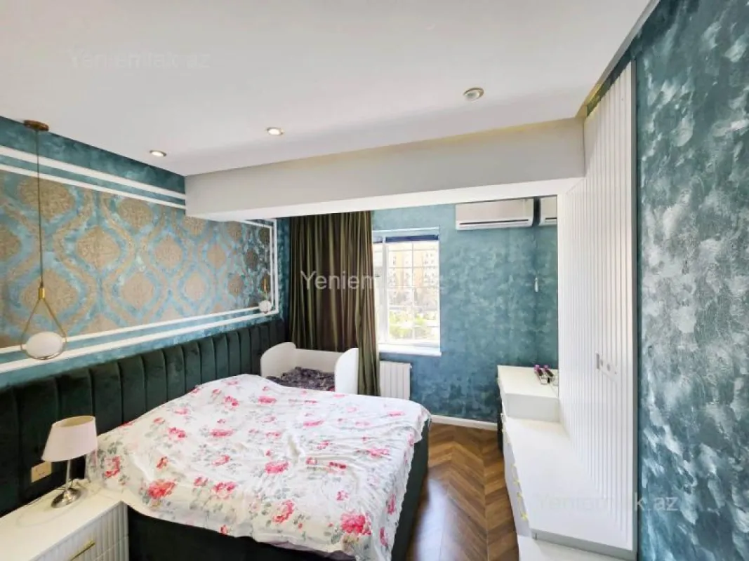 Satılır 3 otaqlı yeni tikili 128 m²