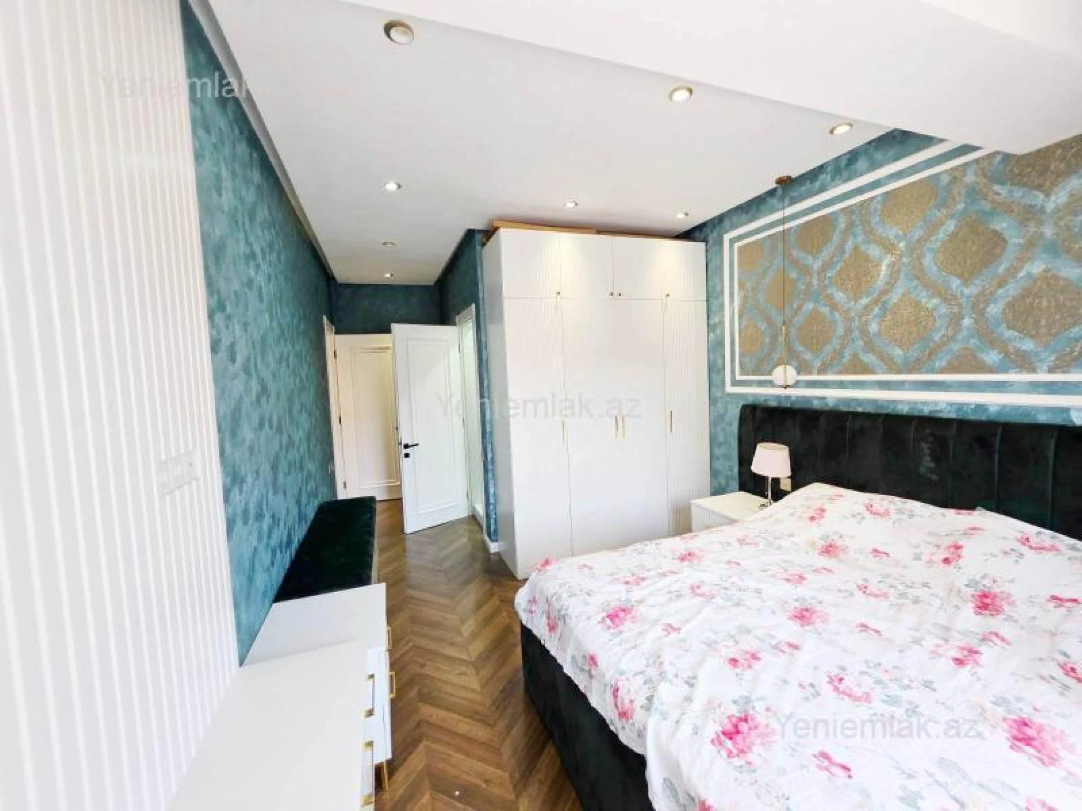 Satılır 3 otaqlı yeni tikili 128 m²