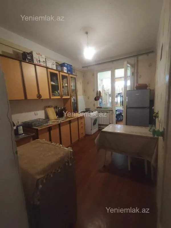 Satılır 3 otaqlı köhnə tikili 80 m²