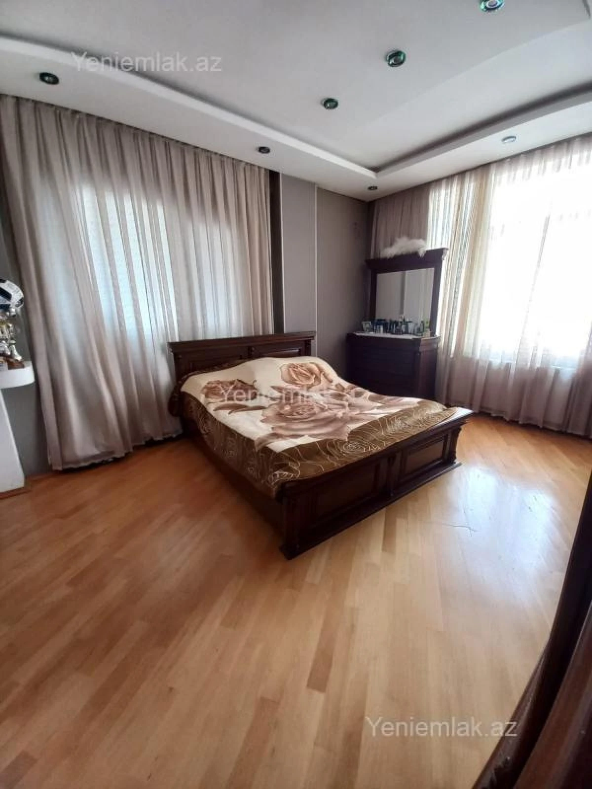 Satılır 3 otaqlı yeni tikili 118 m²