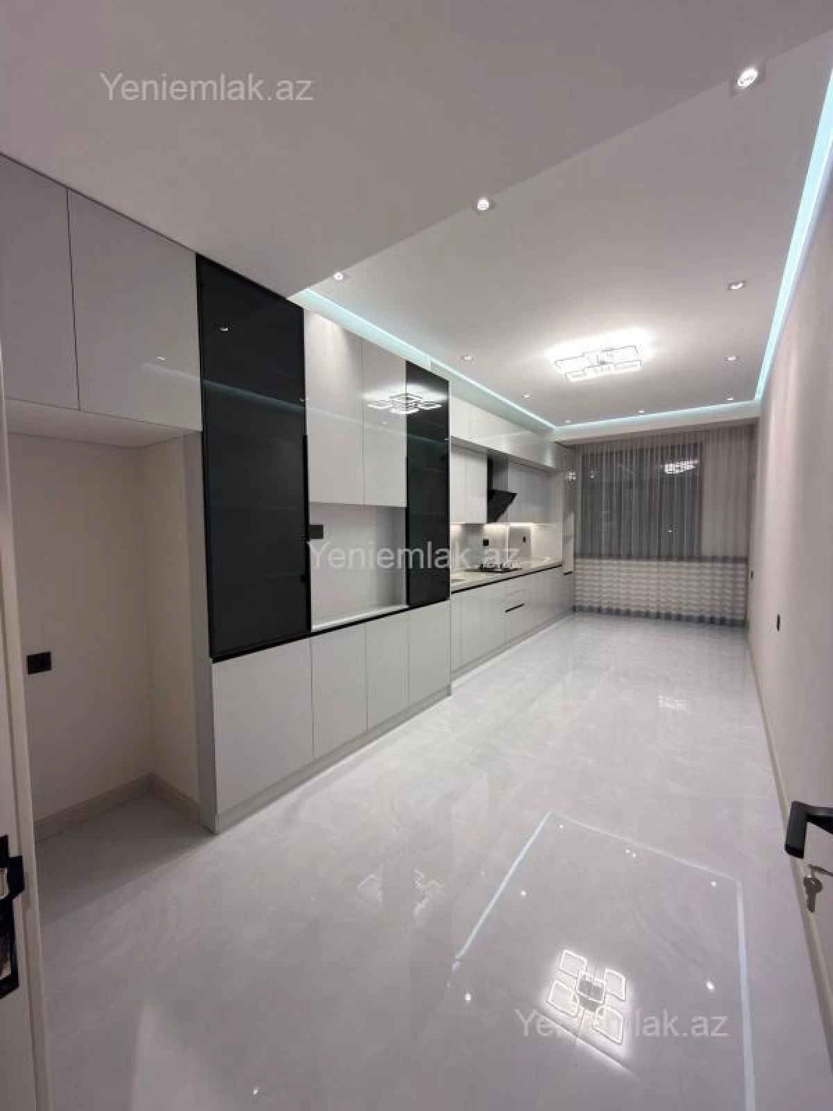 Satılır 3 otaqlı yeni tikili 142 m²