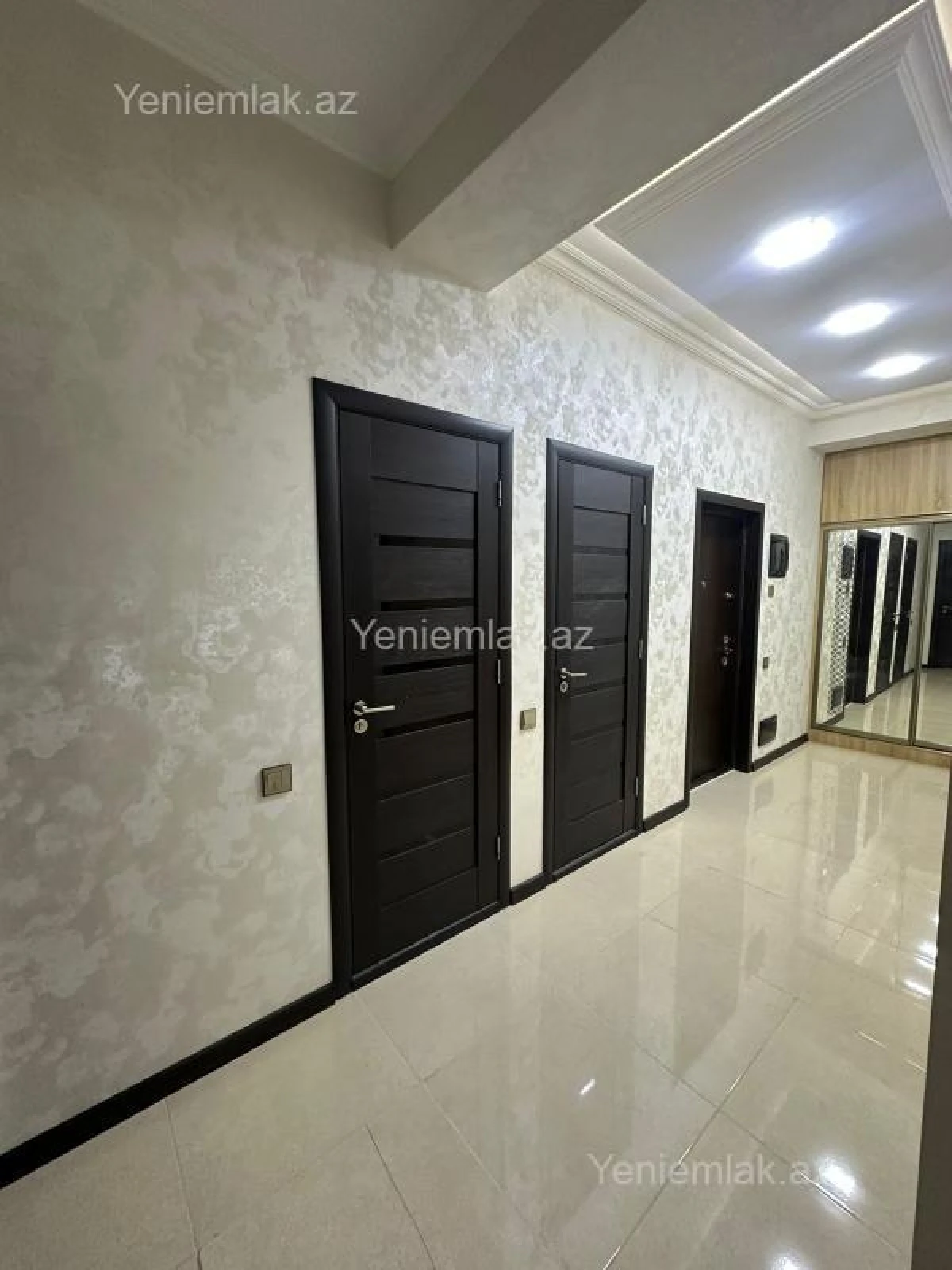 Satılır 3 otaqlı yeni tikili 122 m²