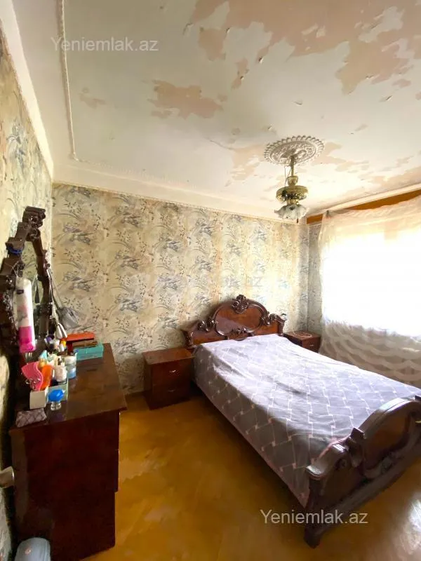 Satılır 4 otaqlı köhnə tikili 110 m²