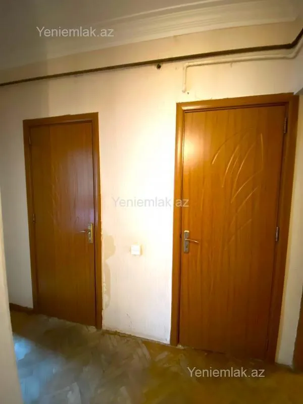 Satılır 4 otaqlı köhnə tikili 110 m²