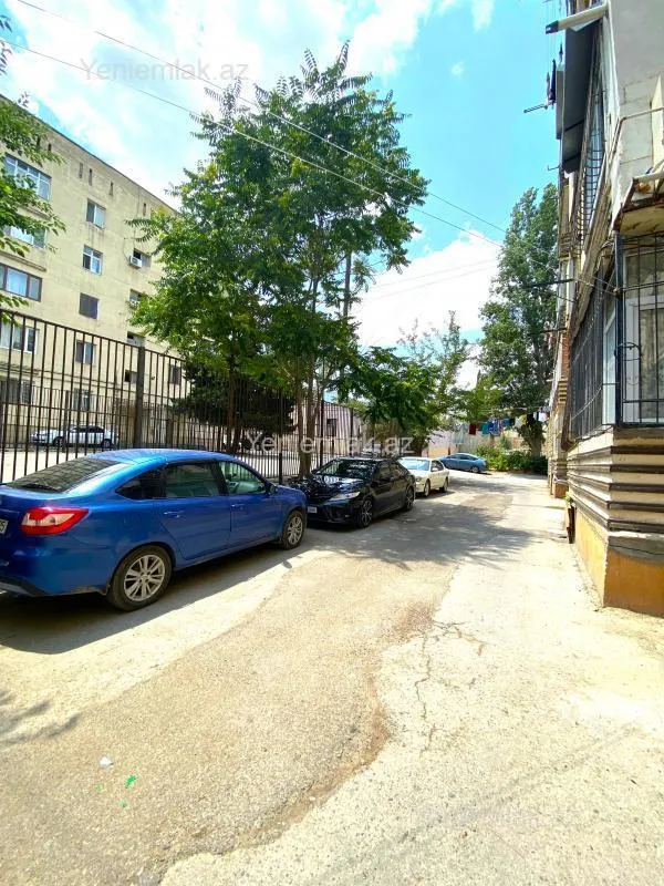 Satılır 4 otaqlı köhnə tikili 110 m²