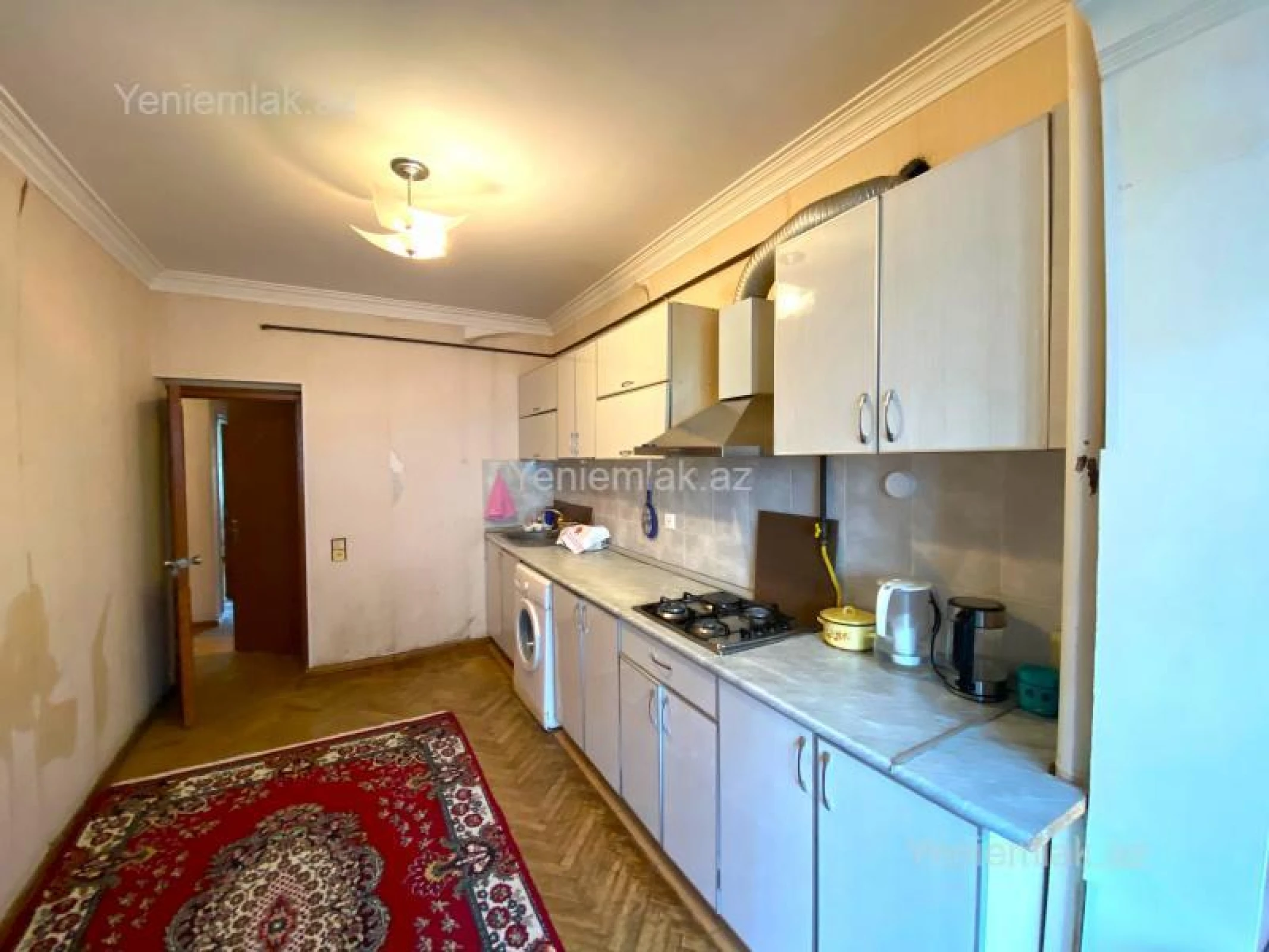 Satılır 4 otaqlı köhnə tikili 110 m²
