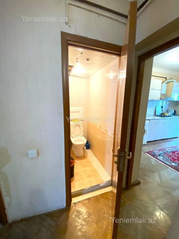 Satılır 4 otaqlı köhnə tikili 110 m²