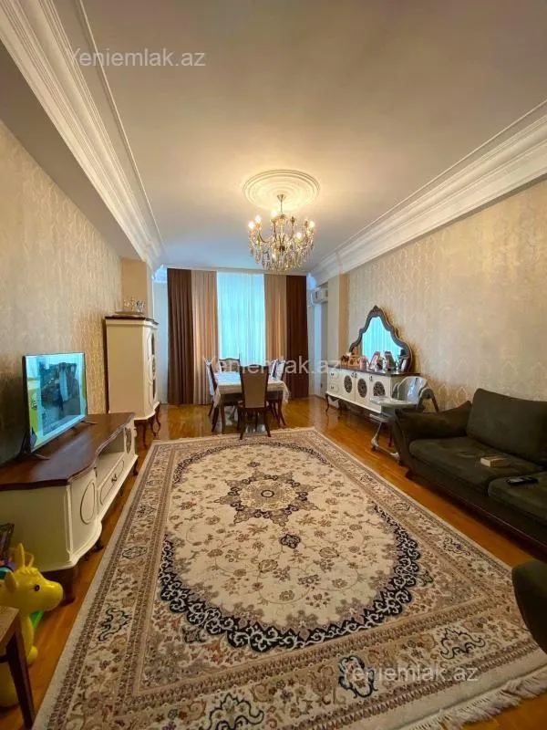 Satılır 3 otaqlı yeni tikili 115 m²