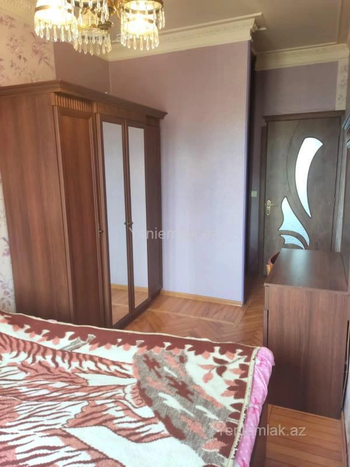 Satılır 2 otaqlı köhnə tikili 60 m²