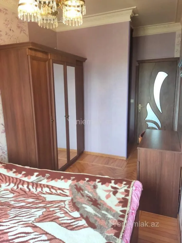 Satılır 2 otaqlı köhnə tikili 60 m²