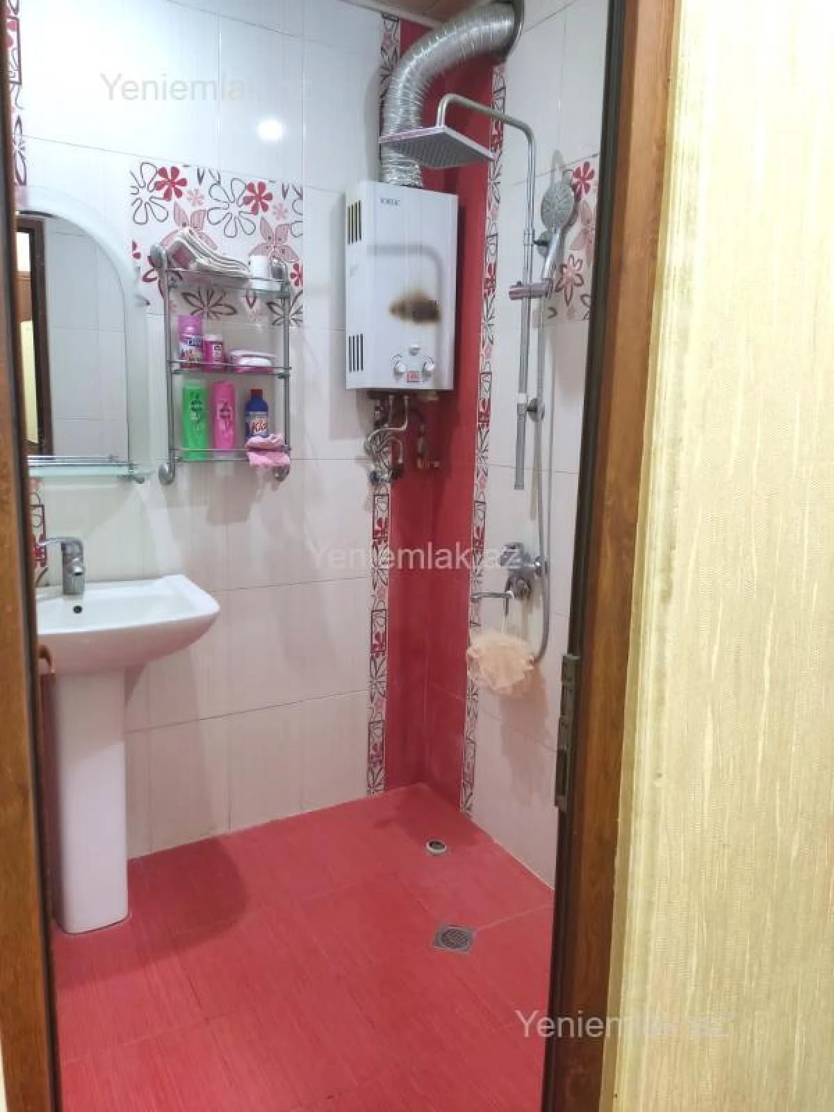 Satılır 2 otaqlı köhnə tikili 60 m²