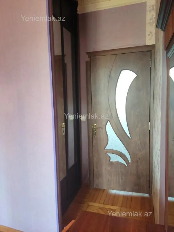 Satılır 2 otaqlı köhnə tikili 60 m²