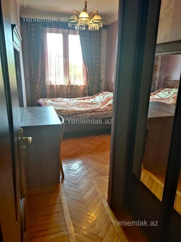 Satılır 2 otaqlı köhnə tikili 60 m²