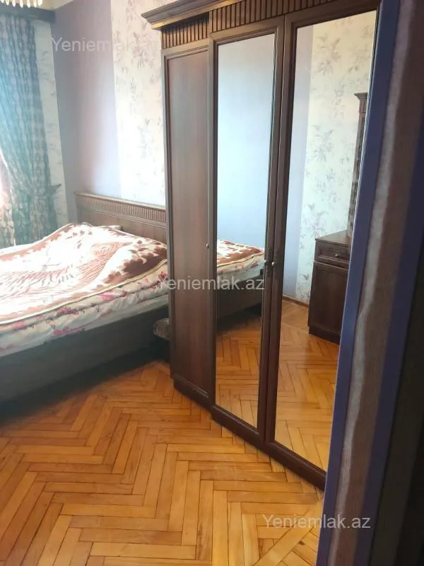 Satılır 2 otaqlı köhnə tikili 60 m²