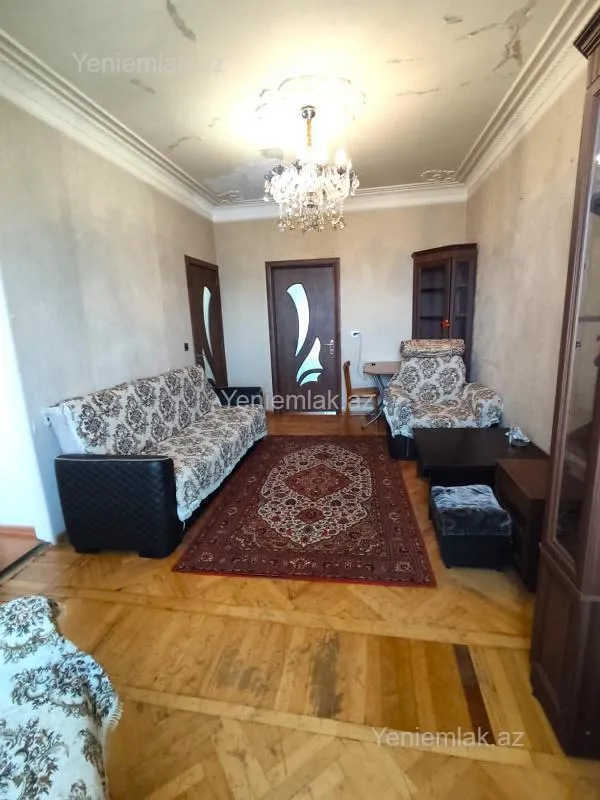 Satılır 2 otaqlı köhnə tikili 60 m²