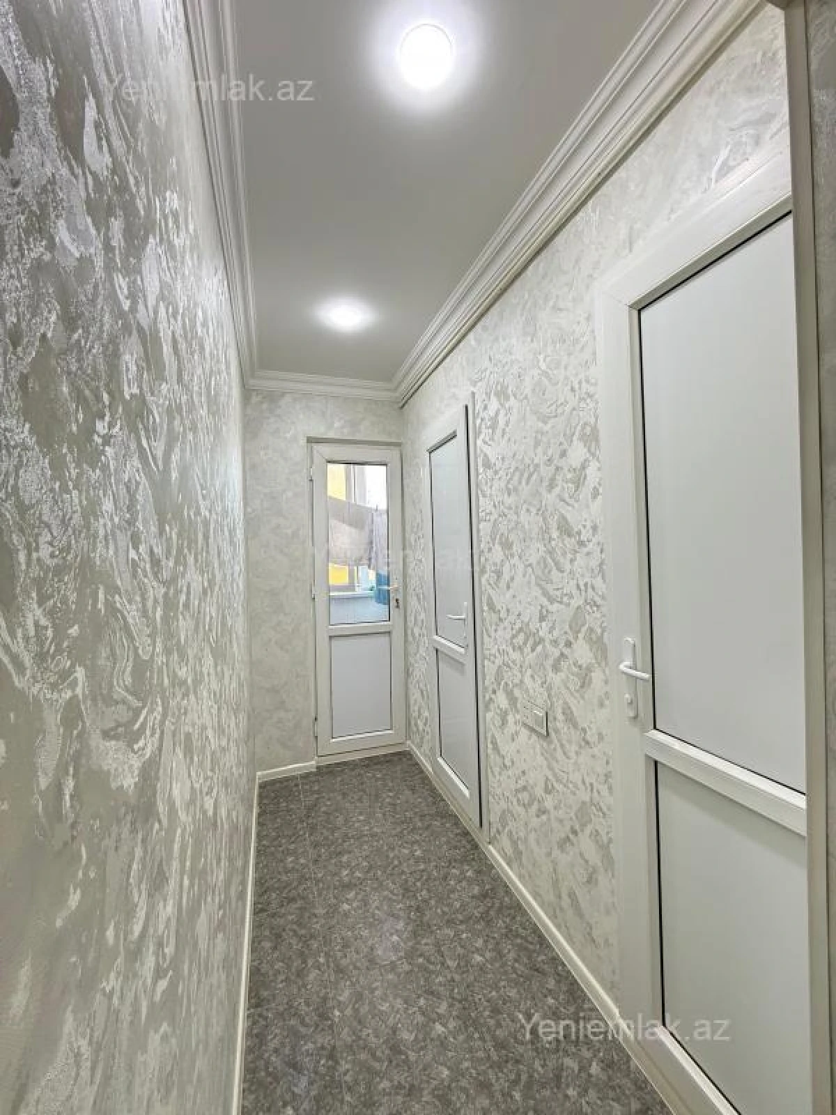 Satılır 3 otaqlı köhnə tikili 72 m²