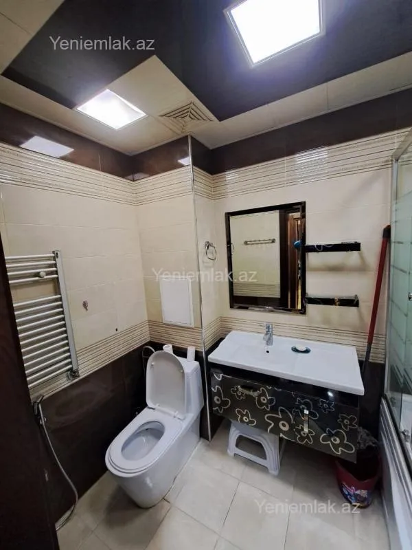 Satılır 2 otaqlı köhnə tikili 60 m²