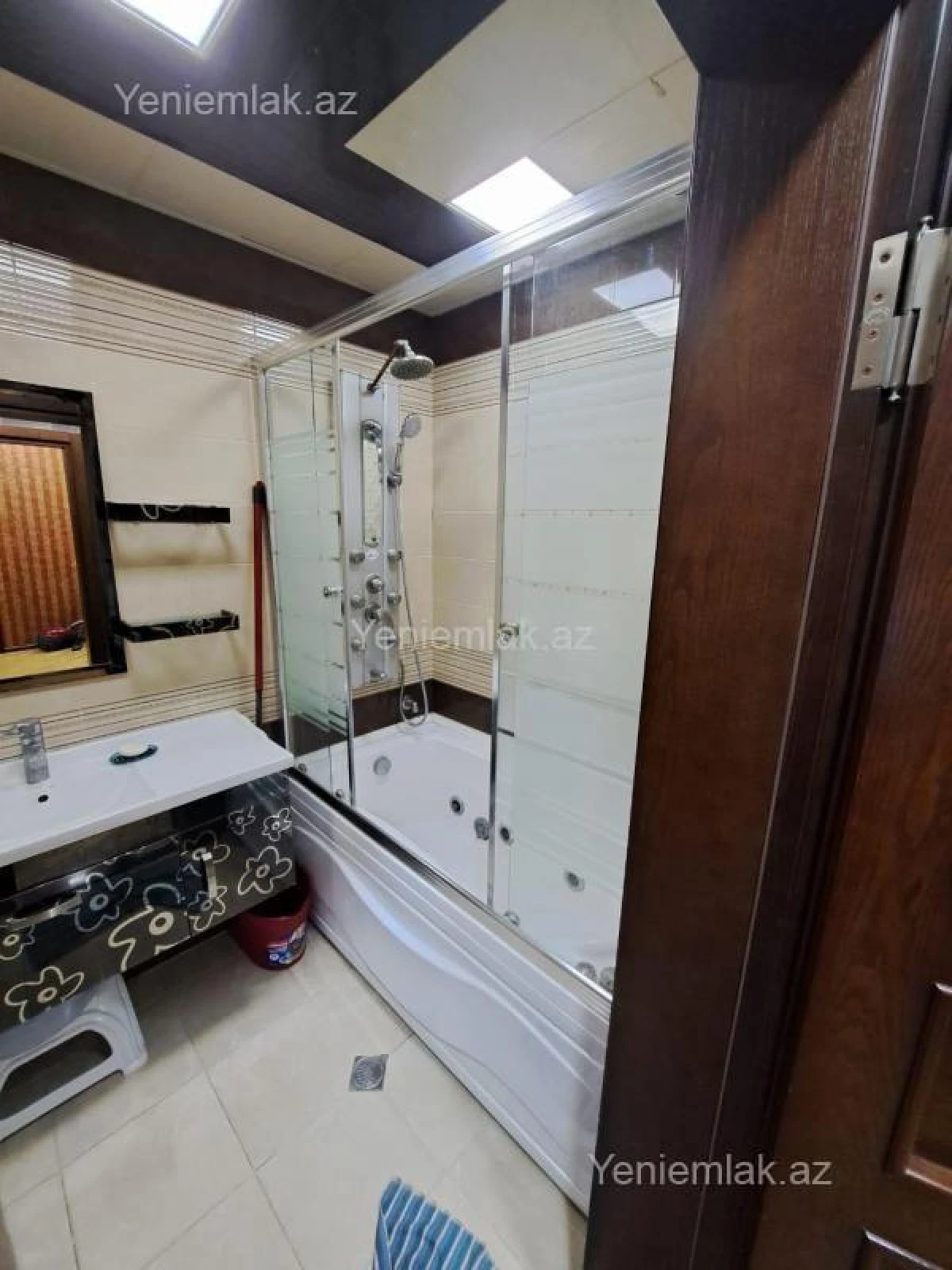 Satılır 2 otaqlı köhnə tikili 60 m²