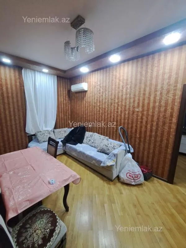 Satılır 2 otaqlı köhnə tikili 60 m²