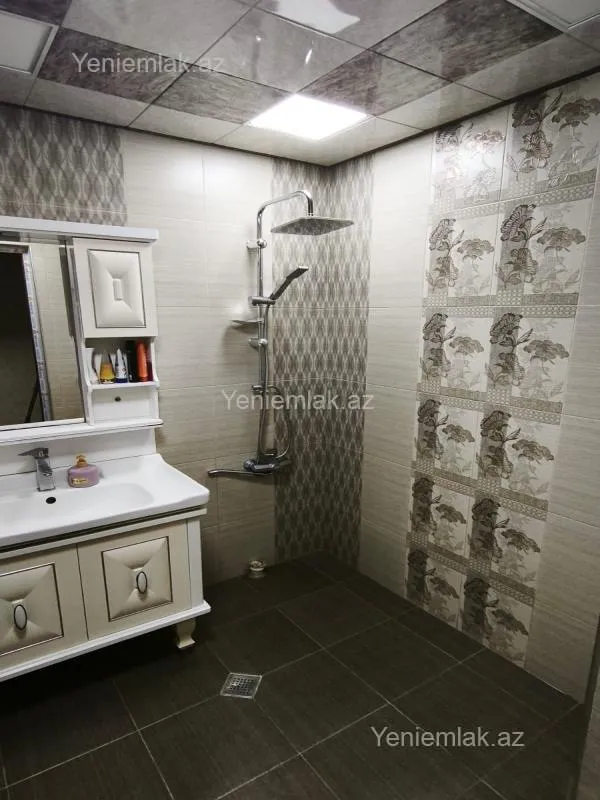 Satılır 3 otaqlı köhnə tikili 75 m²