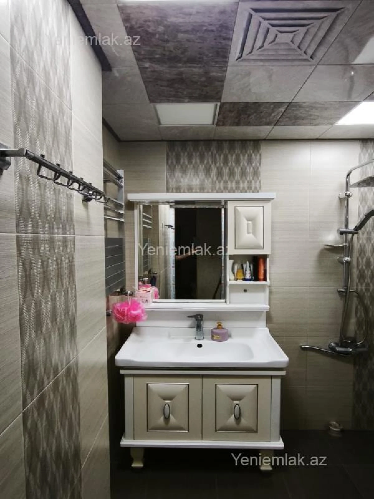 Satılır 3 otaqlı köhnə tikili 75 m²