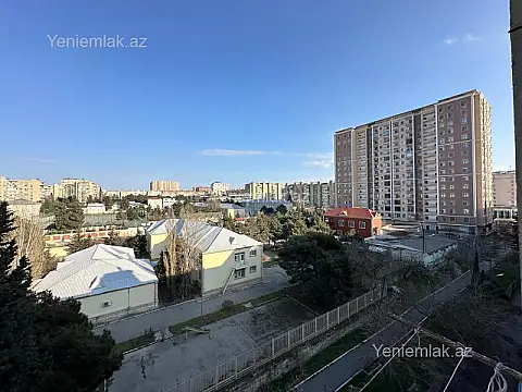 Satılır 2 otaqlı köhnə tikili 60 m²
