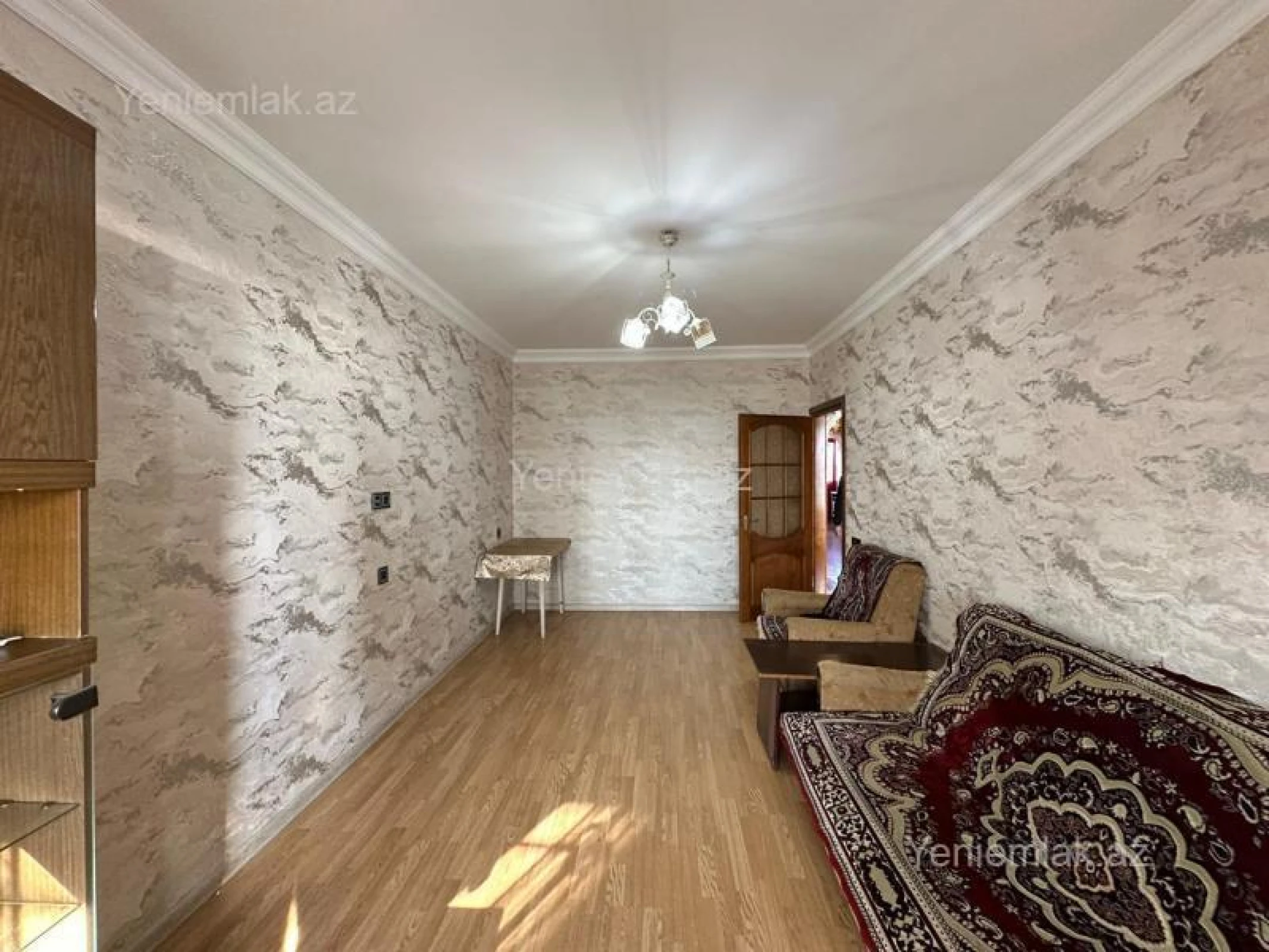 Satılır 2 otaqlı köhnə tikili 60 m²