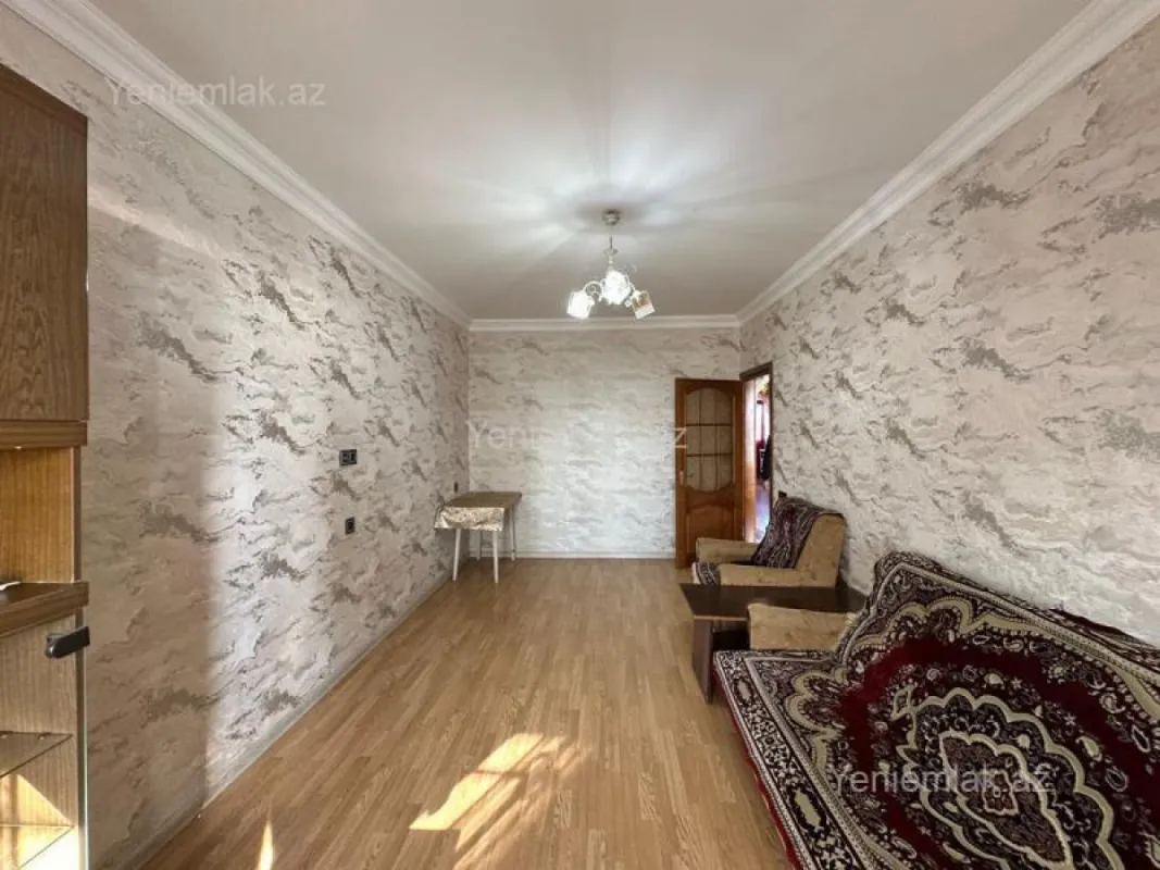 Satılır 2 otaqlı köhnə tikili 60 m²