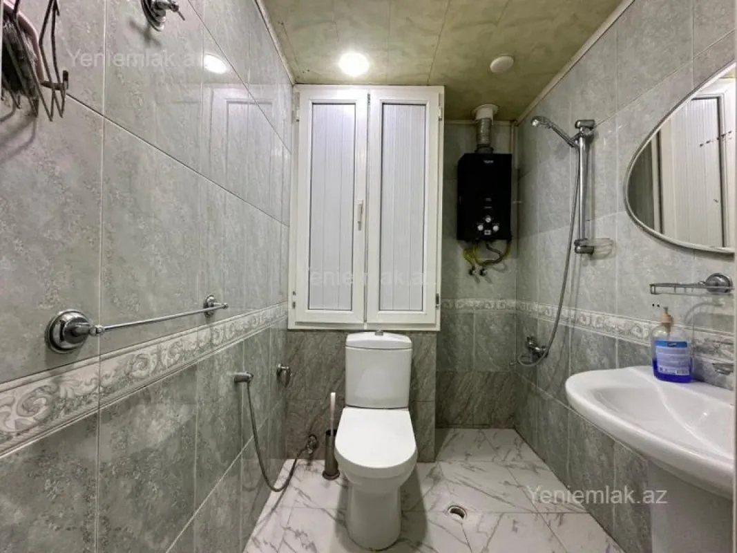 Satılır 2 otaqlı köhnə tikili 60 m²