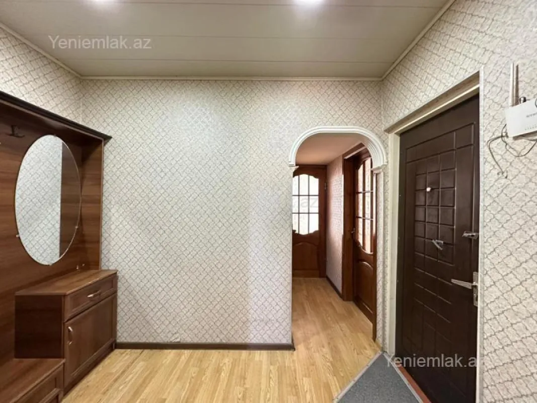 Satılır 2 otaqlı köhnə tikili 60 m²