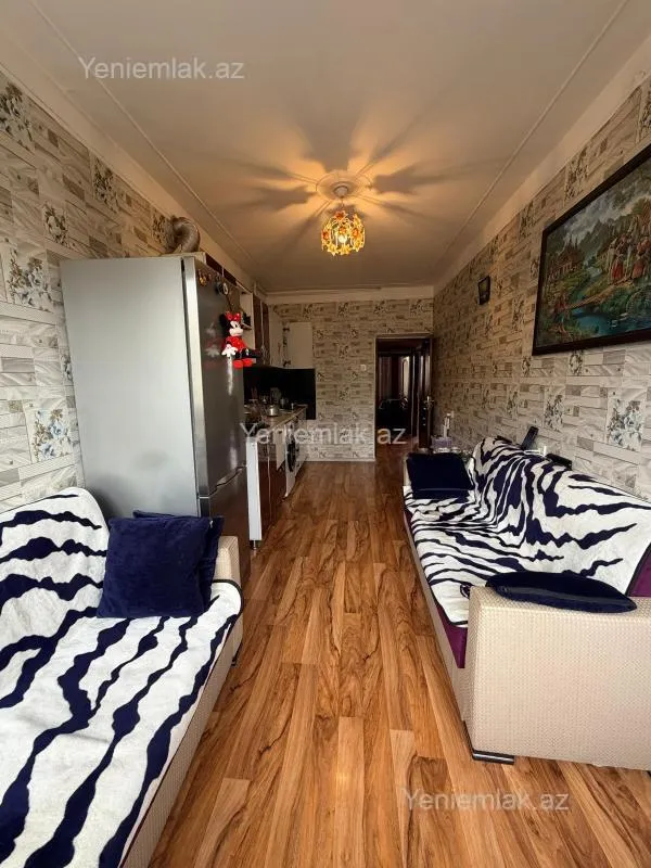 Satılır 3 otaqlı köhnə tikili 75 m²