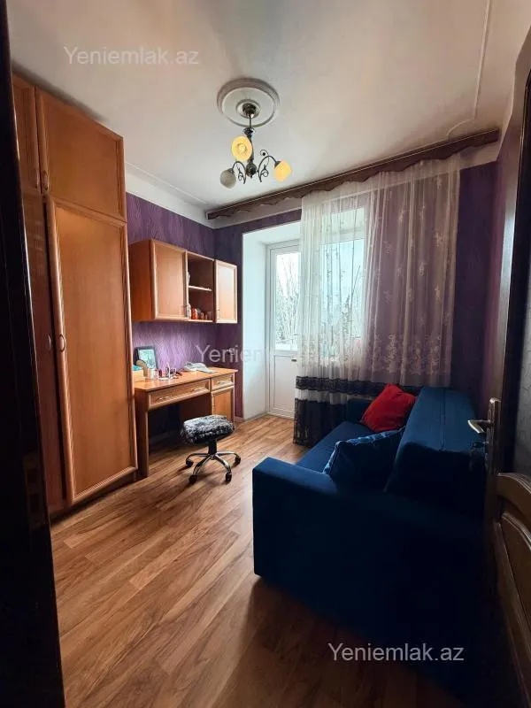 Satılır 3 otaqlı köhnə tikili 75 m²