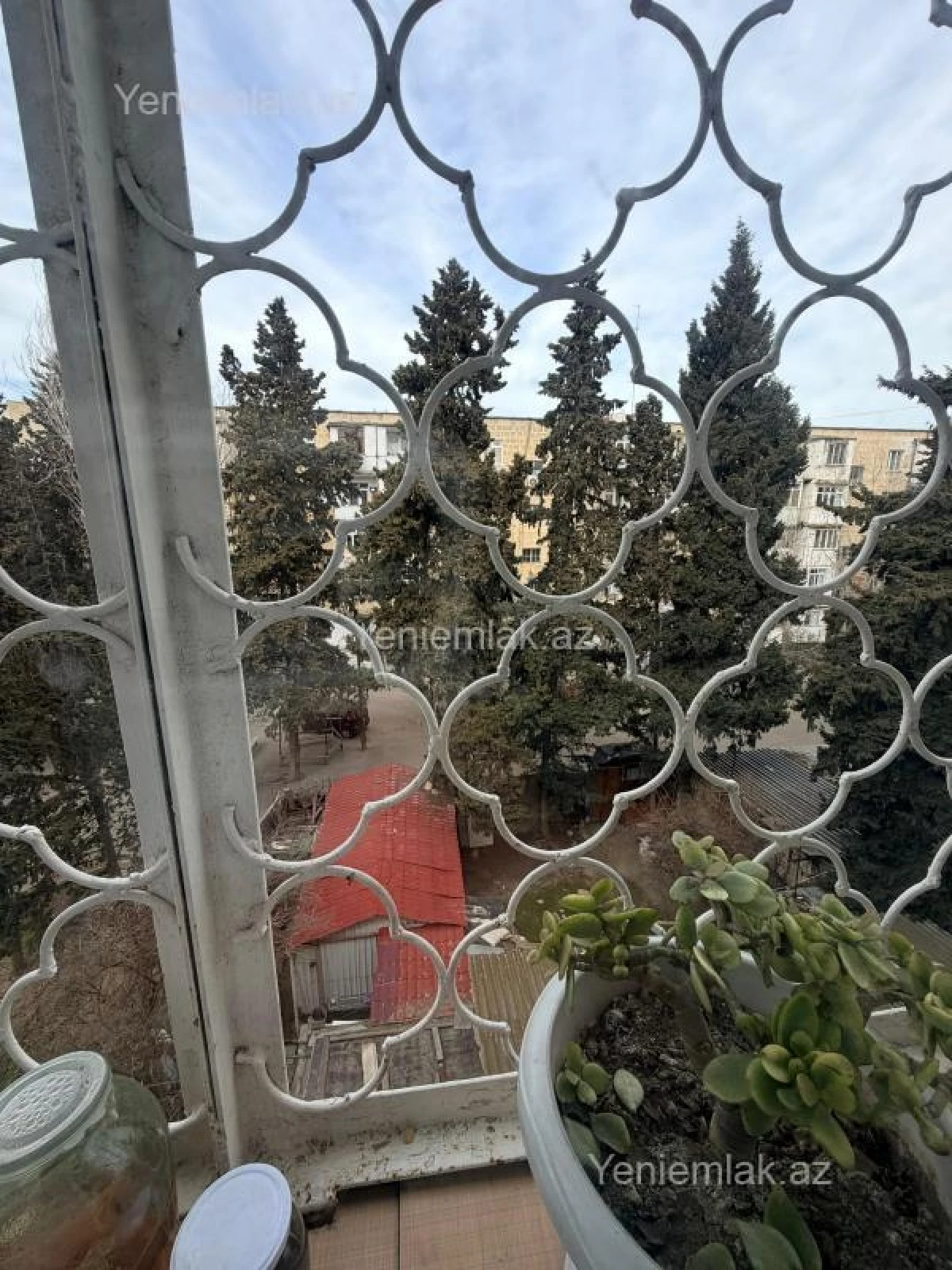Satılır 3 otaqlı köhnə tikili 75 m²