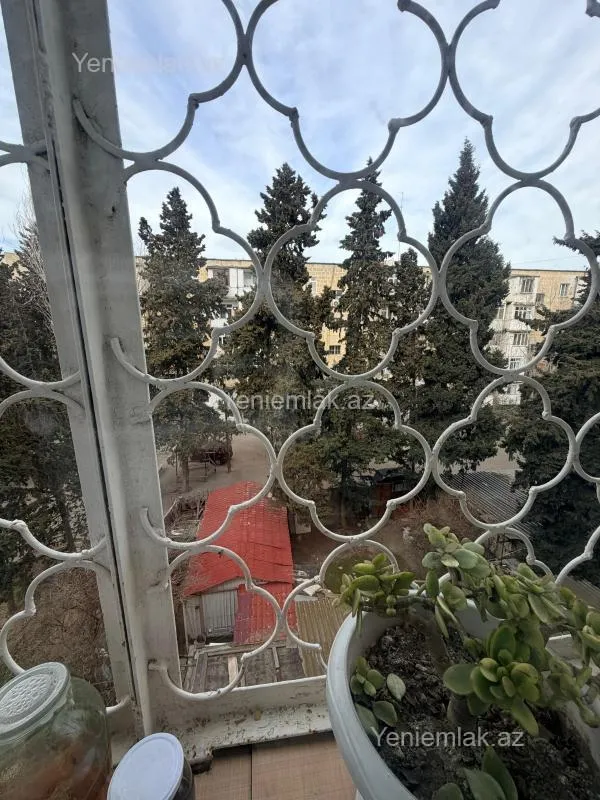 Satılır 3 otaqlı köhnə tikili 75 m²
