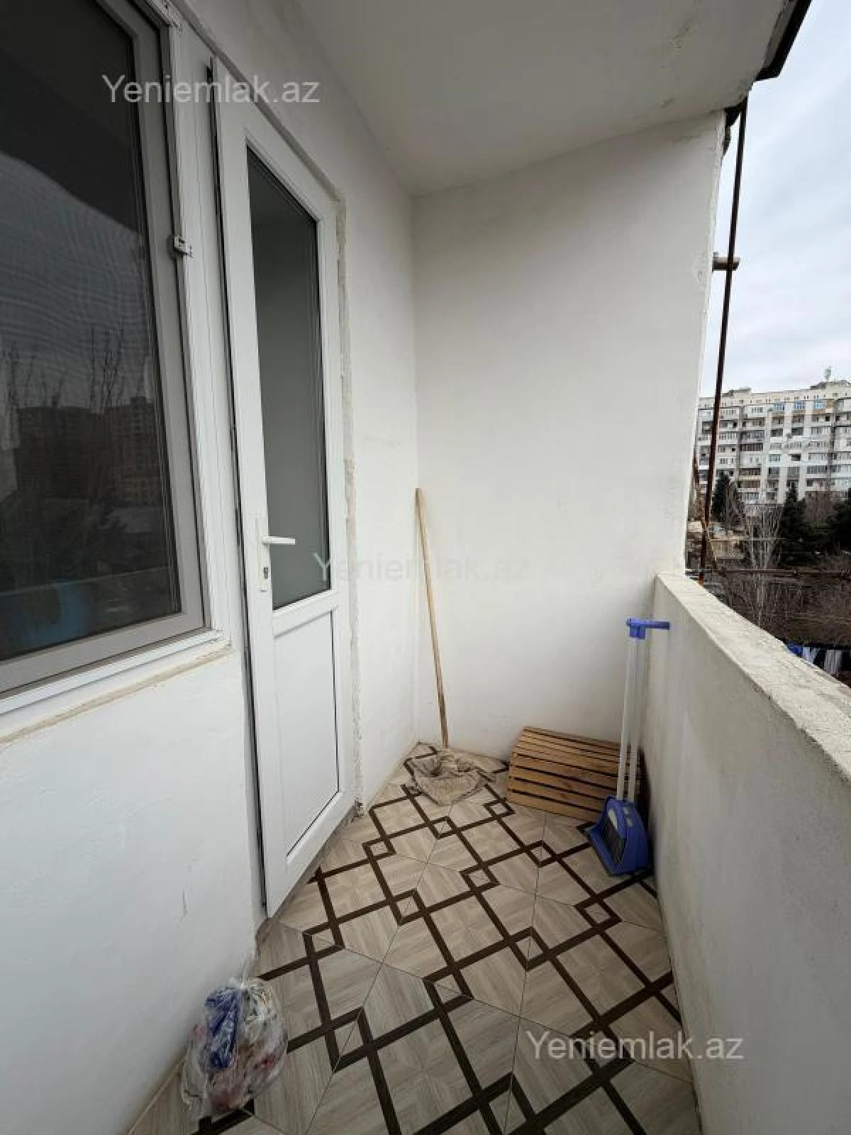 Satılır 3 otaqlı köhnə tikili 75 m²