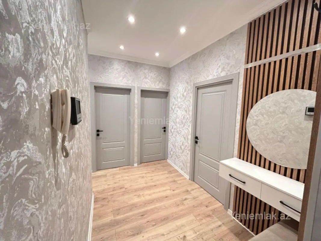 Satılır 3 otaqlı köhnə tikili 80 m²