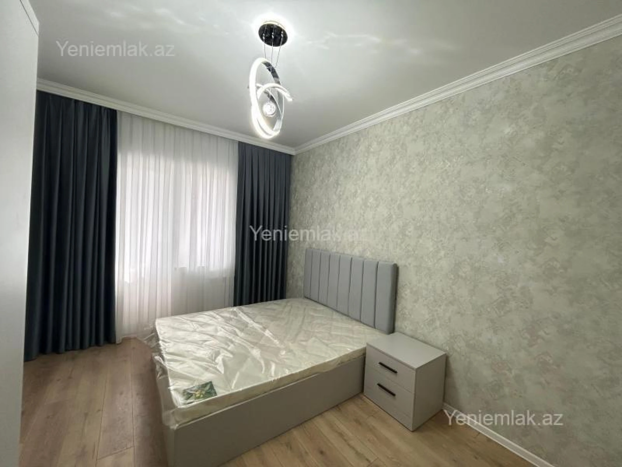 Satılır 3 otaqlı köhnə tikili 80 m²