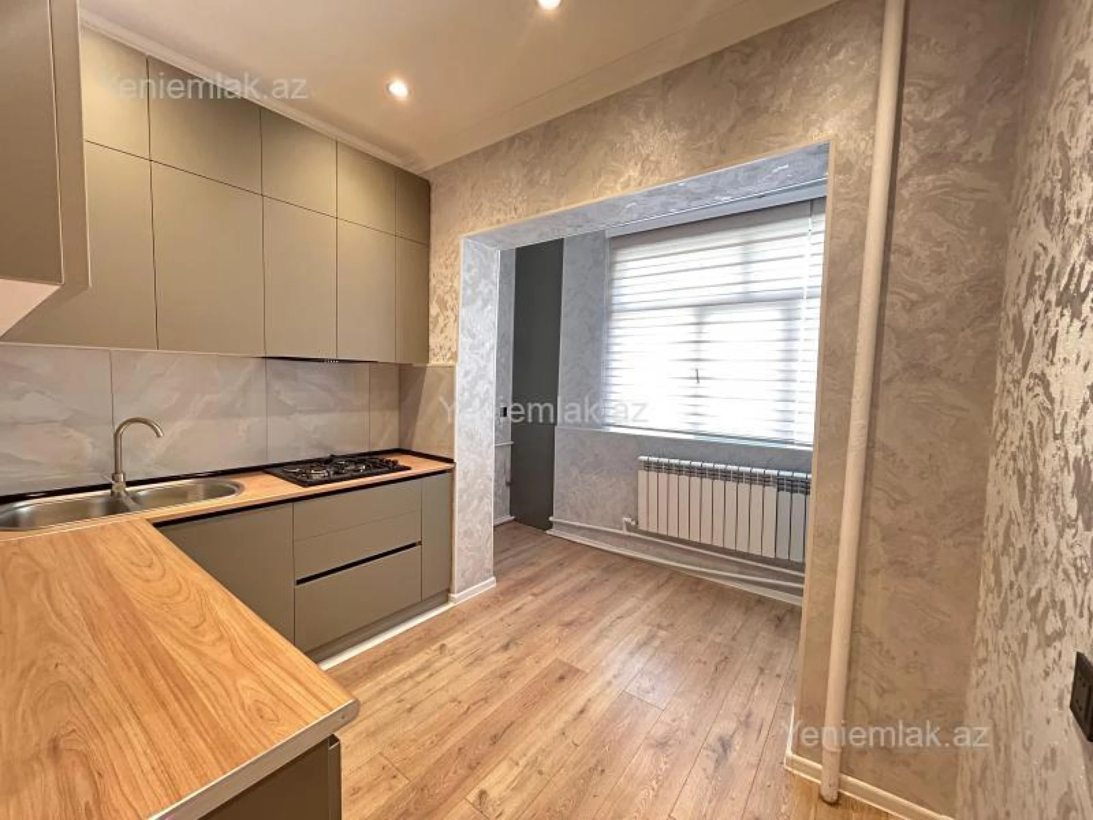 Satılır 3 otaqlı köhnə tikili 80 m²