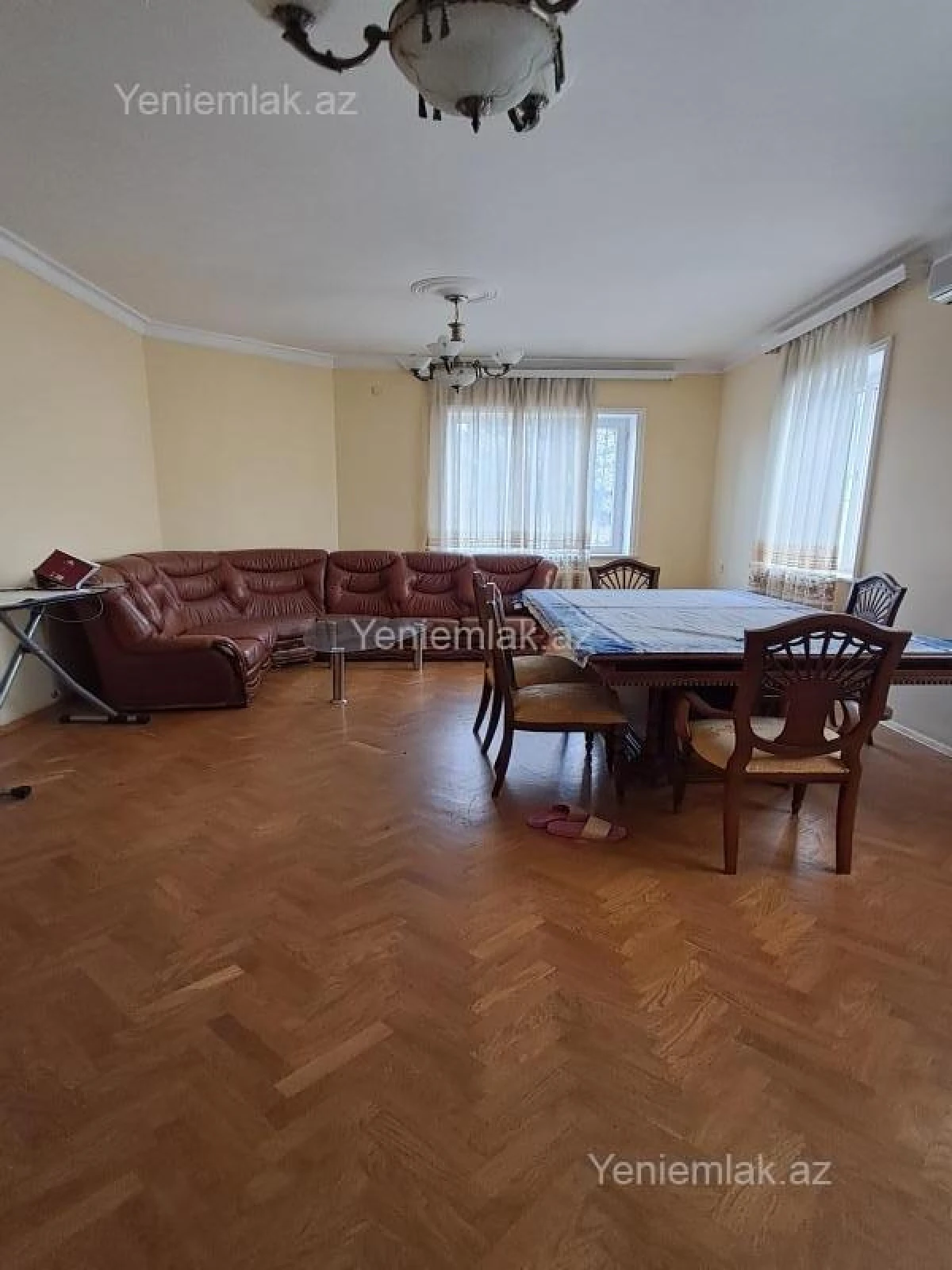 Satılır 6 otaqlı həyət evi 300 m²