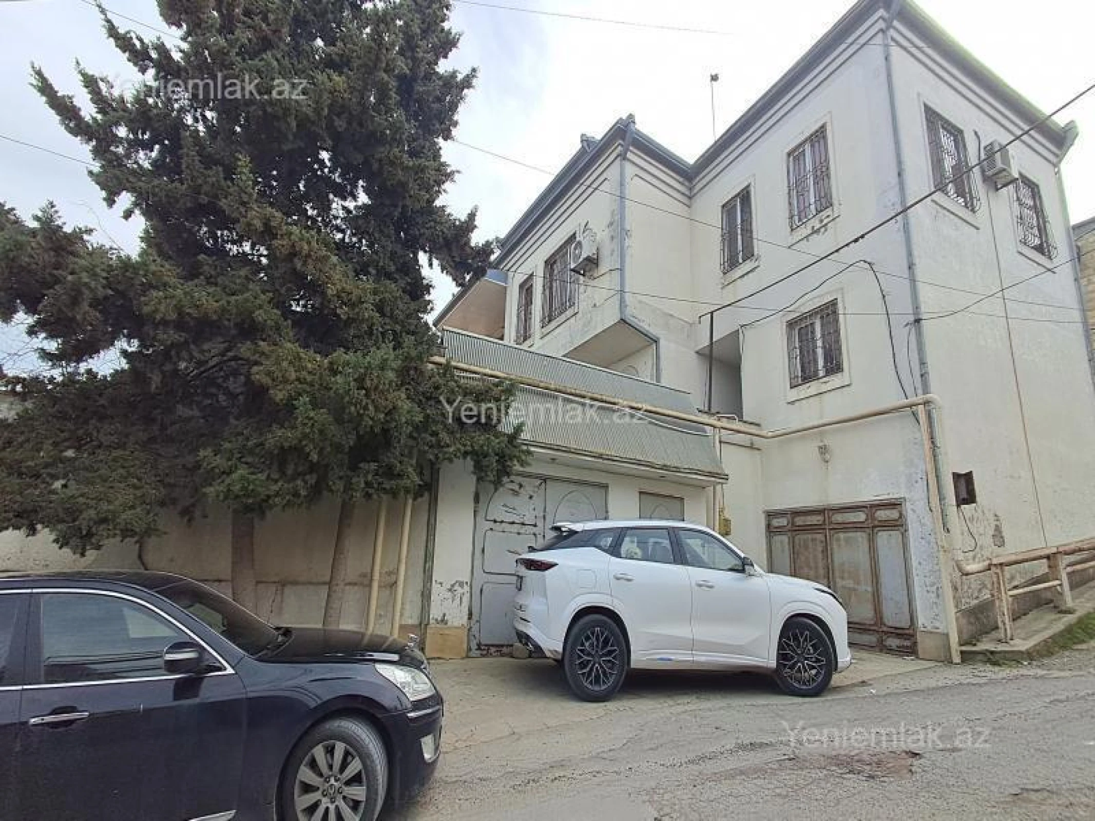 Satılır 6 otaqlı həyət evi 300 m²