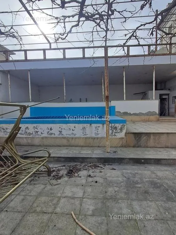 Satılır 6 otaqlı həyət evi 300 m²