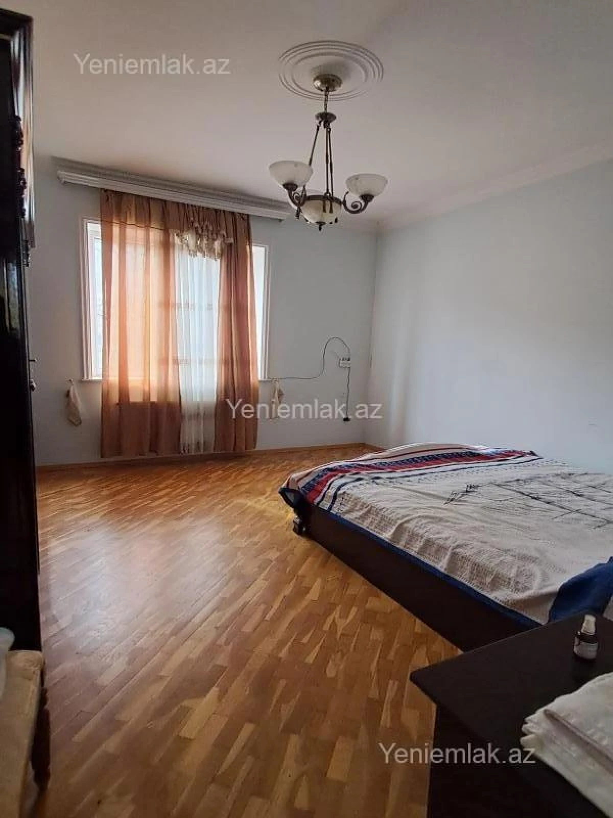 Satılır 6 otaqlı həyət evi 300 m²