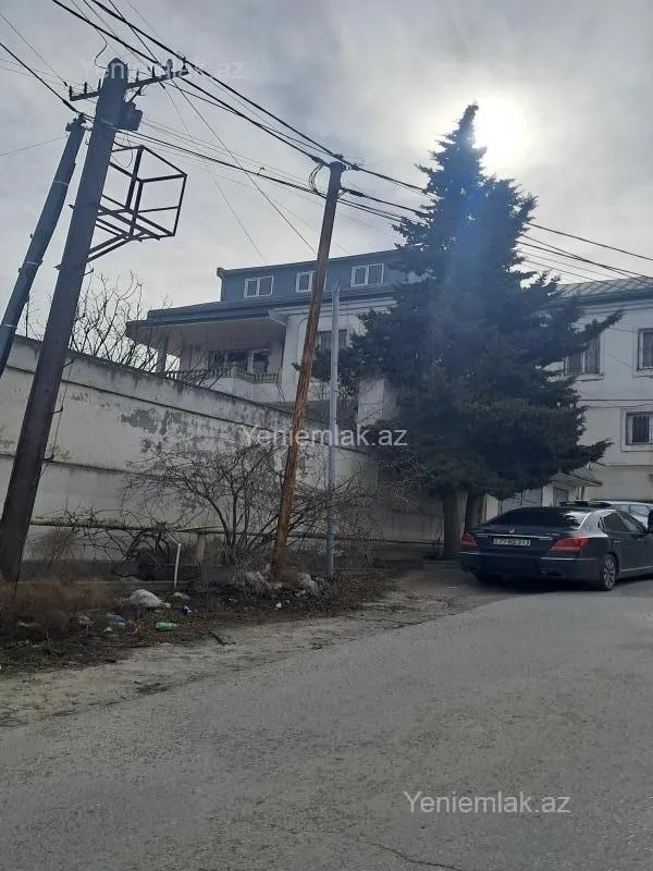 Satılır 6 otaqlı həyət evi 300 m²