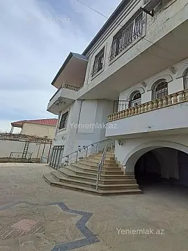 Satılır 6 otaqlı həyət evi 300 m²