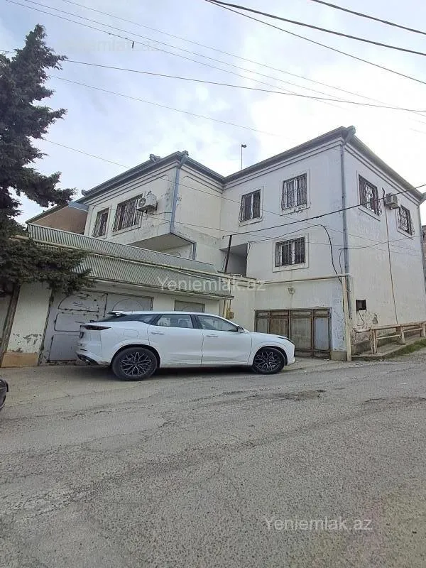 Satılır 6 otaqlı həyət evi 300 m²