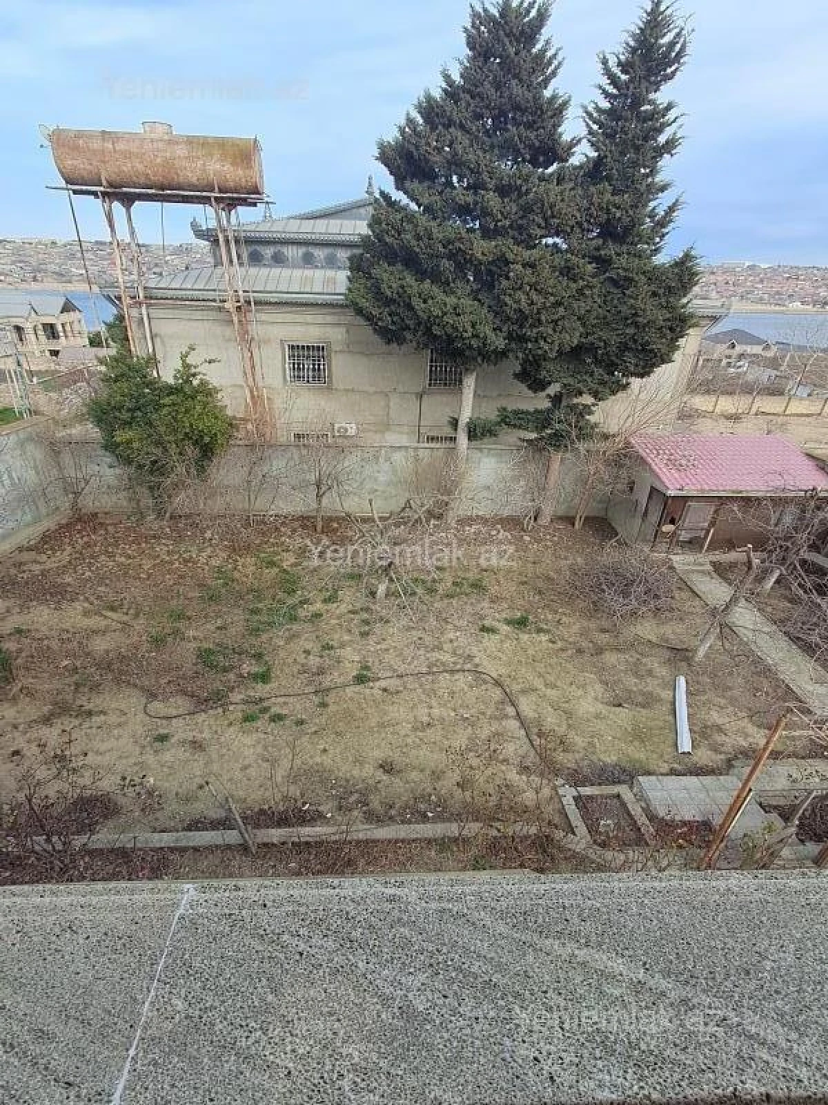 Satılır 6 otaqlı həyət evi 300 m²