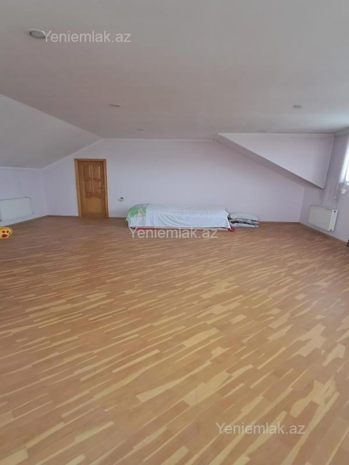 Satılır 6 otaqlı həyət evi 300 m²