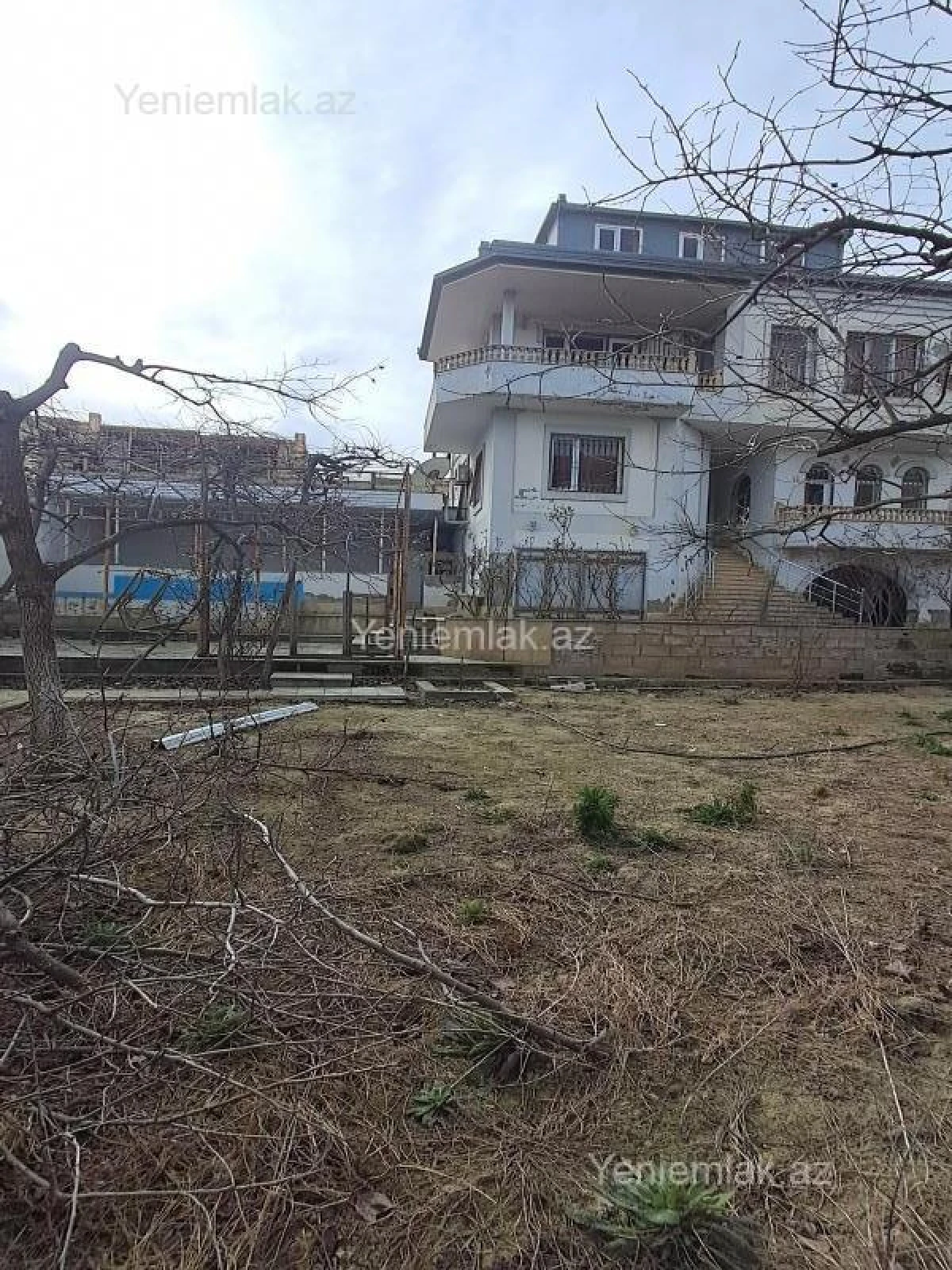 Satılır 6 otaqlı həyət evi 300 m²