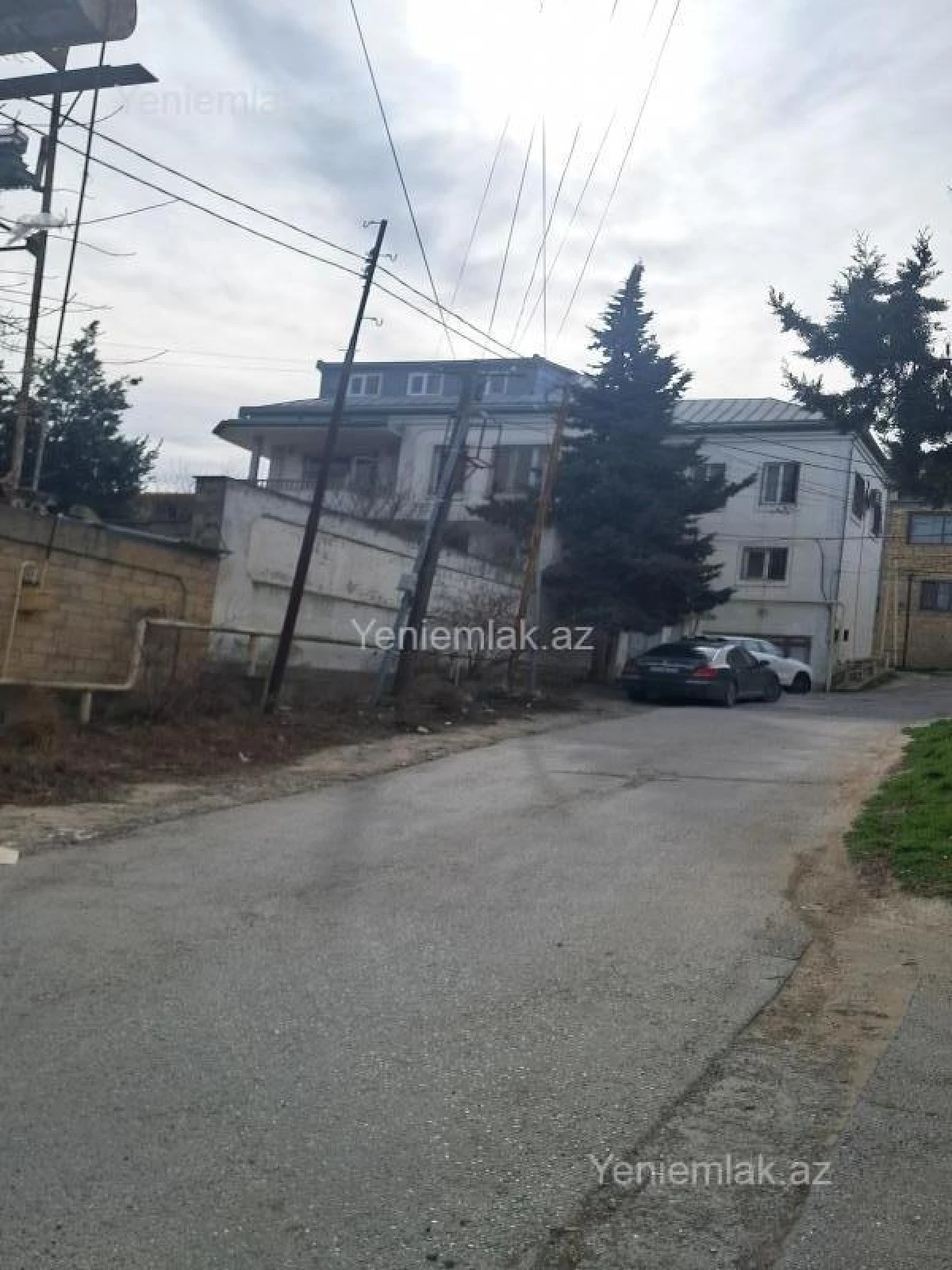 Satılır 6 otaqlı həyət evi 300 m²